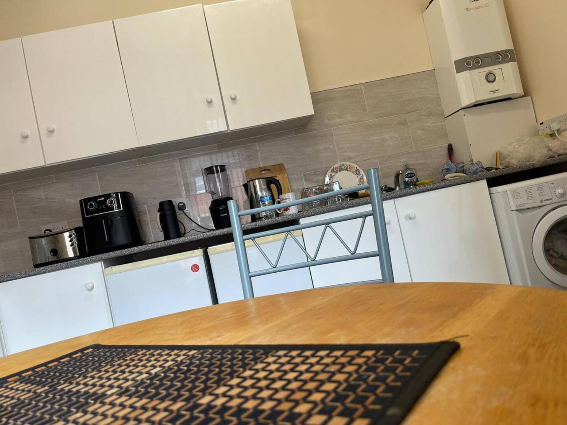 Stylish 1-Bed Apt - Sleeps 4 - Parking - Wifi Manchester Dış mekan fotoğraf