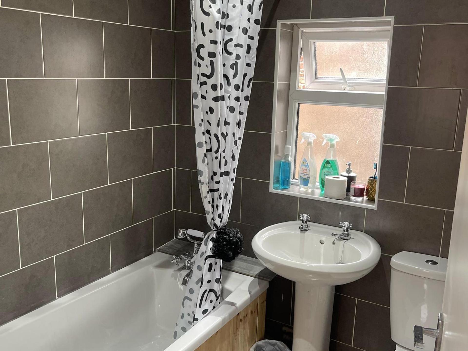 Stylish 1-Bed Apt - Sleeps 4 - Parking - Wifi Manchester Dış mekan fotoğraf